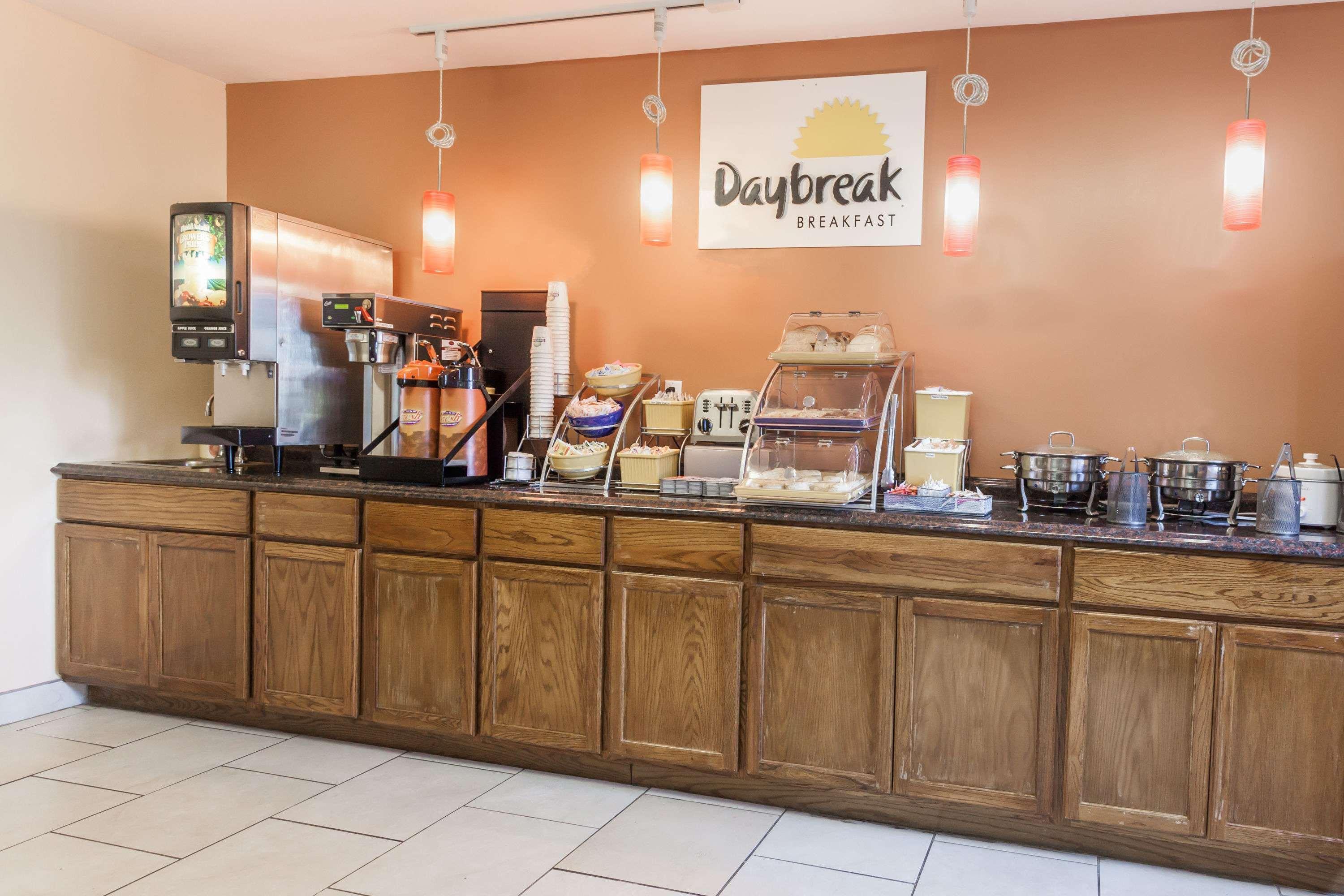 Days Inn By Wyndham Imlay City Extérieur photo