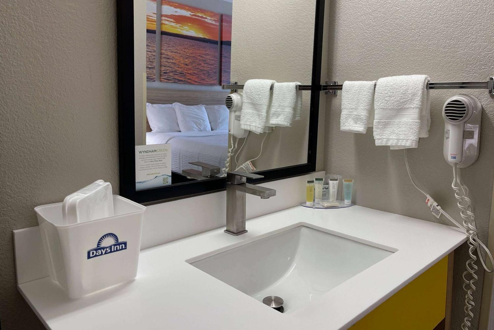 Days Inn By Wyndham Imlay City Extérieur photo