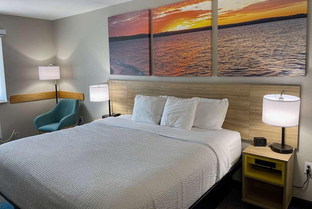 Days Inn By Wyndham Imlay City Chambre photo